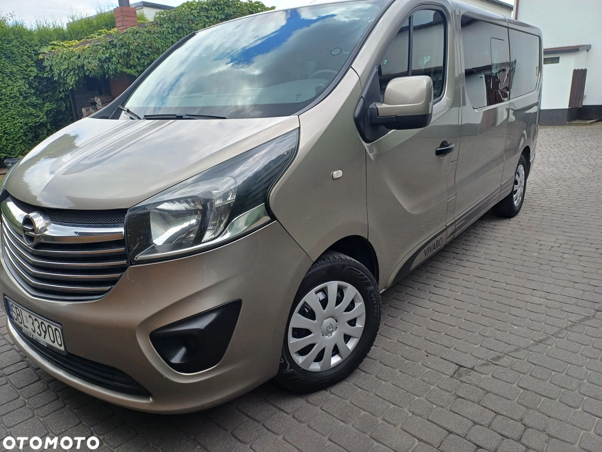 Opel Vivaro - 1