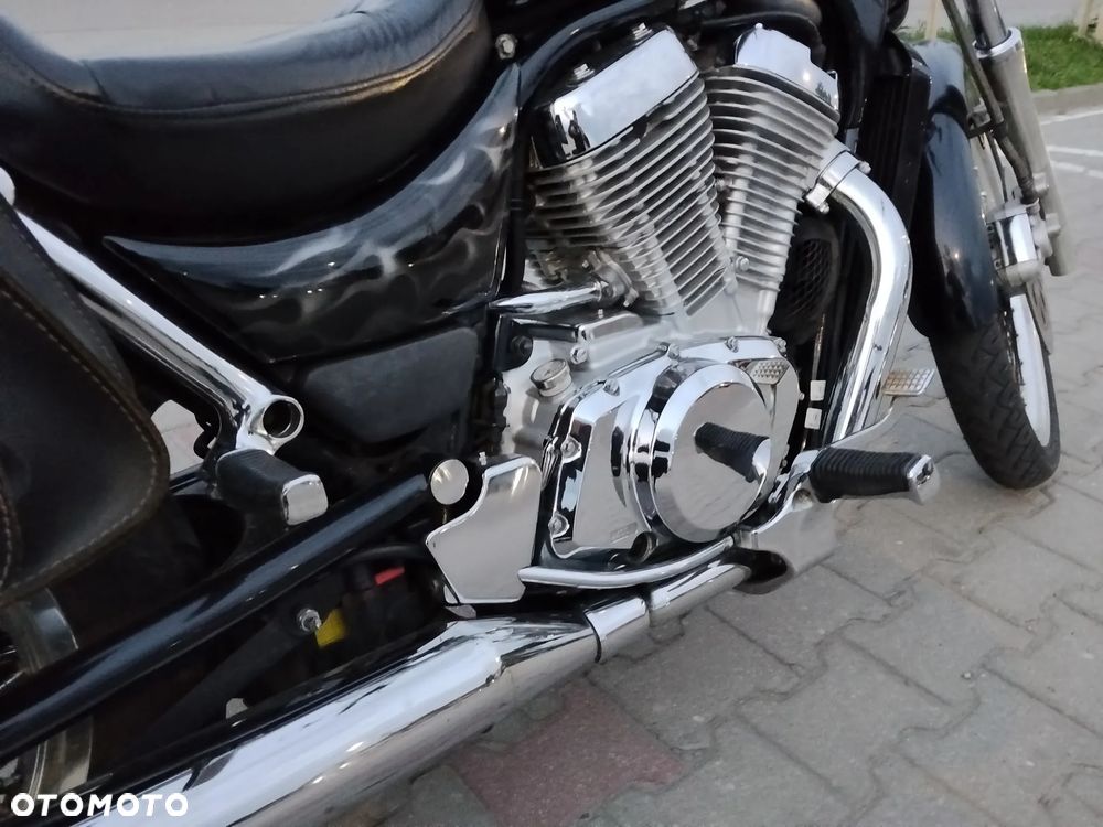Suzuki Intruder - 14