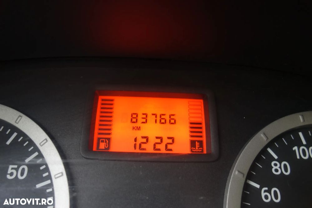 Dacia Logan 1.6 MPI Laureate - 13
