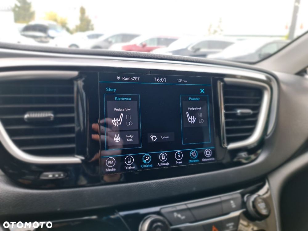 Chrysler Pacifica - 13