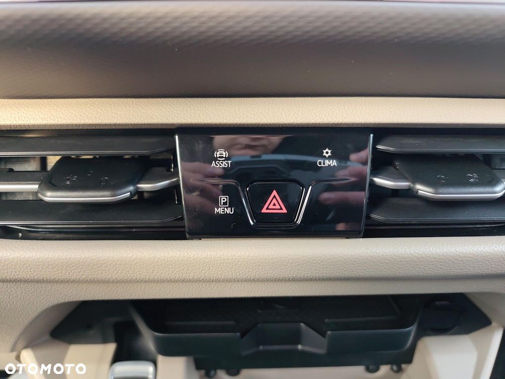 Volkswagen Multivan - 24