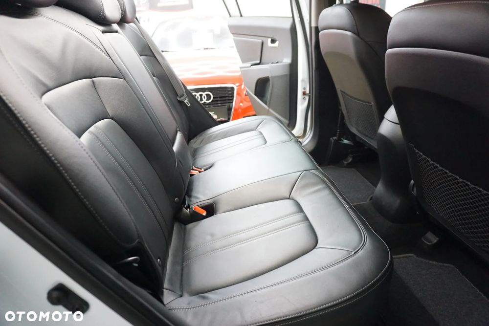 Kia Sportage 2.0 CRDI 4WD Automatik Spirit - 26