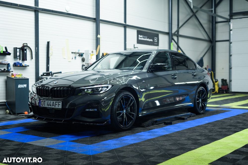 BMW Seria 3 330e Aut. M Sport - 1