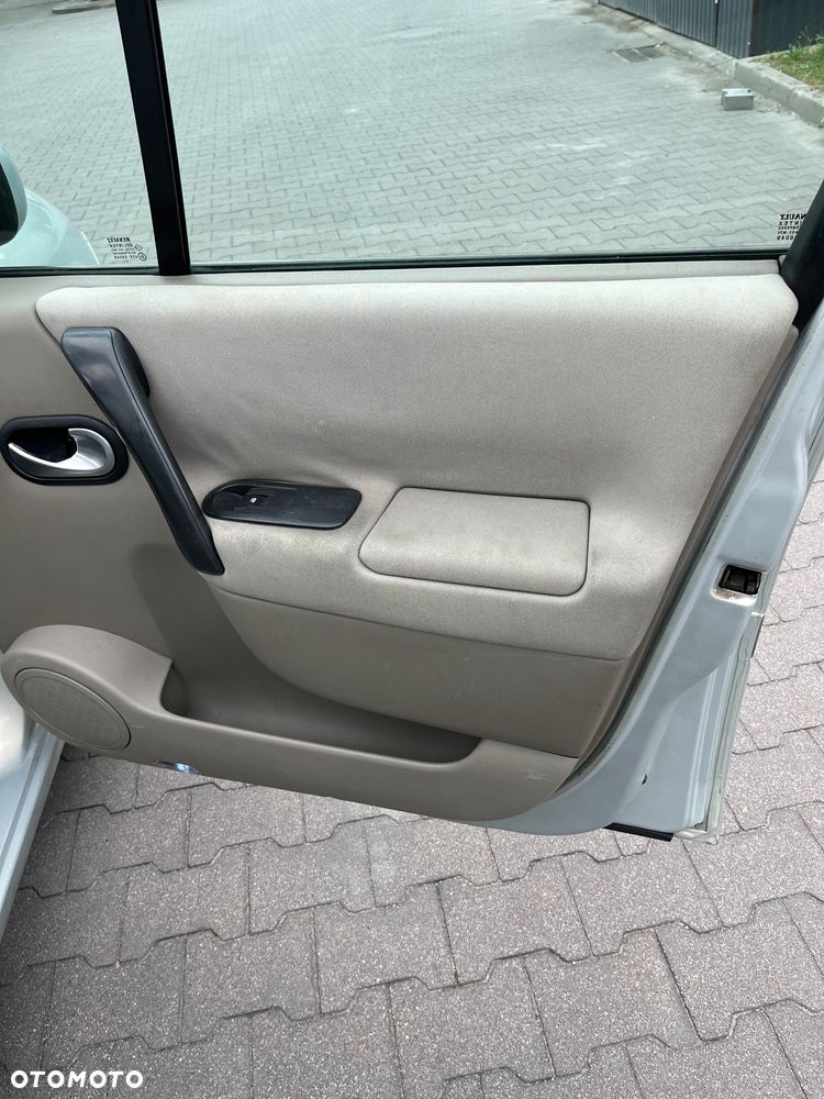 Renault Scenic 1.5d Ci Confort Privilege - 26