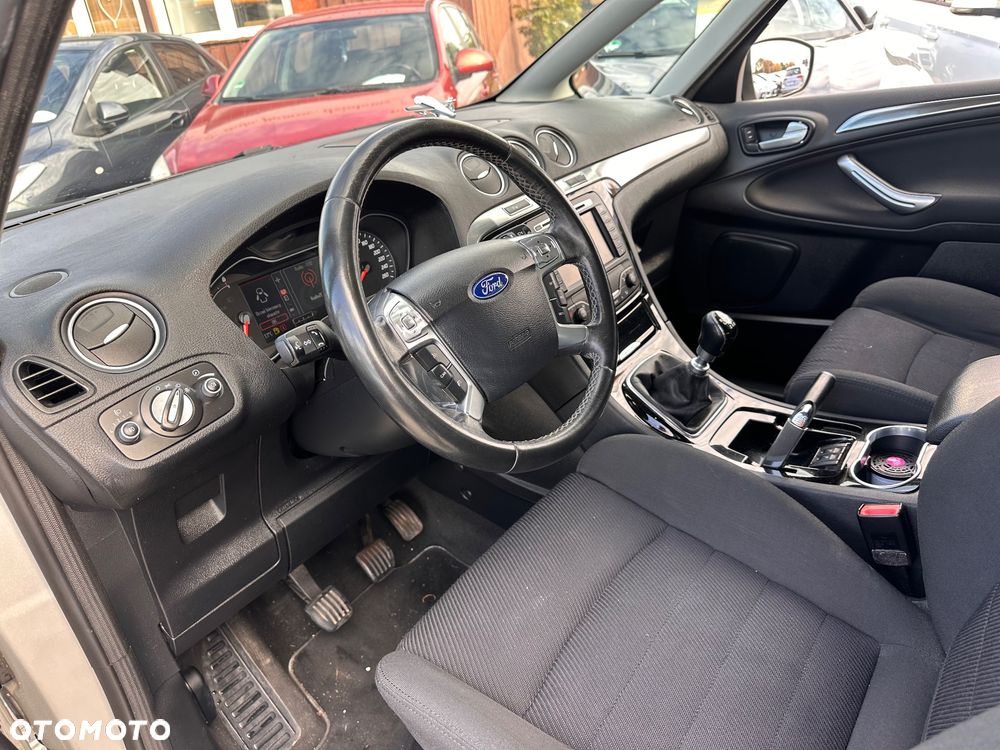 Ford S-Max - 23