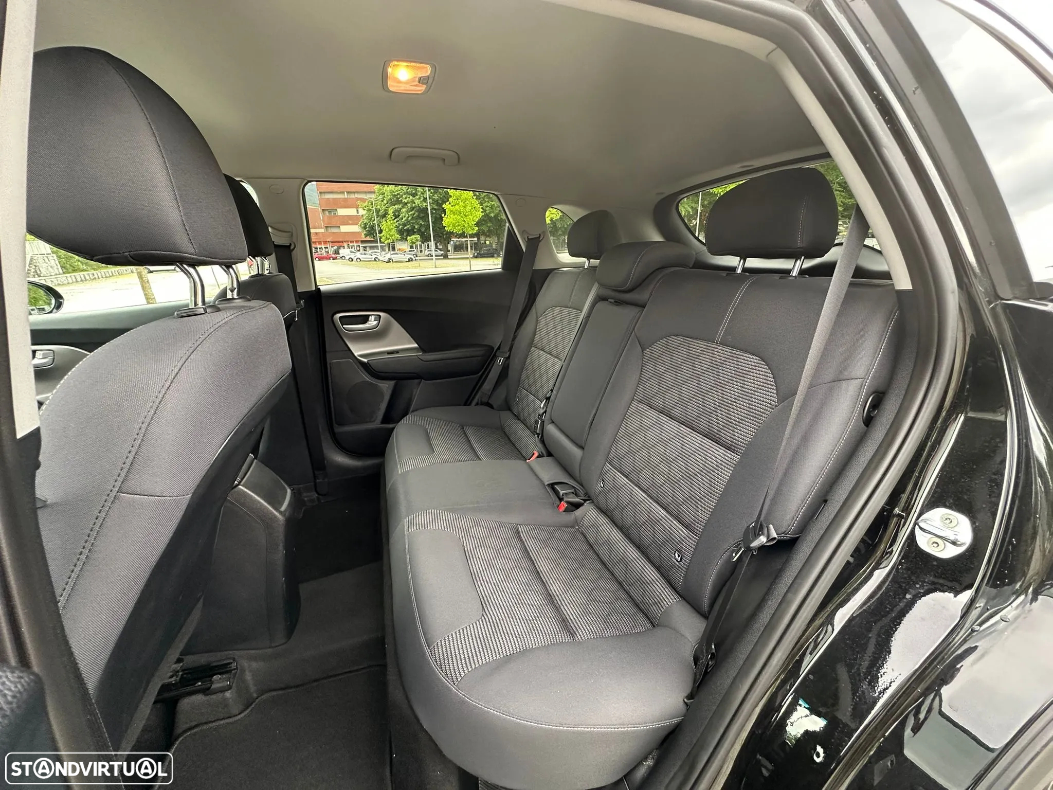 Kia Niro 1.6 GDi PHEV EX - 13