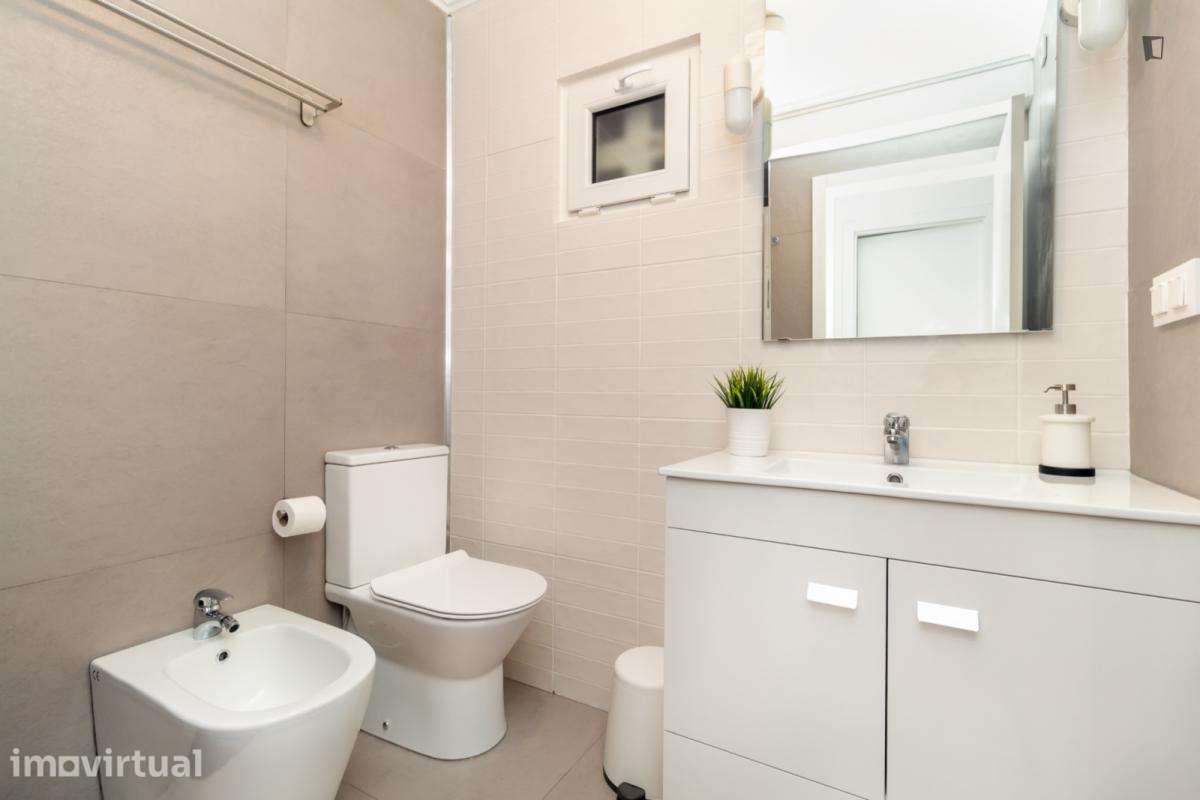 Quarto - localizado em Marvila Lisbon - Grande imagem: 3/15