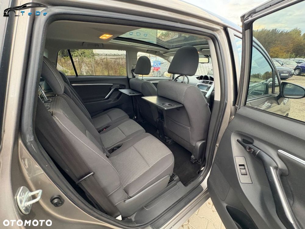 Toyota Verso 1.6 D-4D Prestige - 25