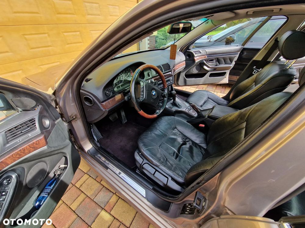 BMW Seria 5 - 10