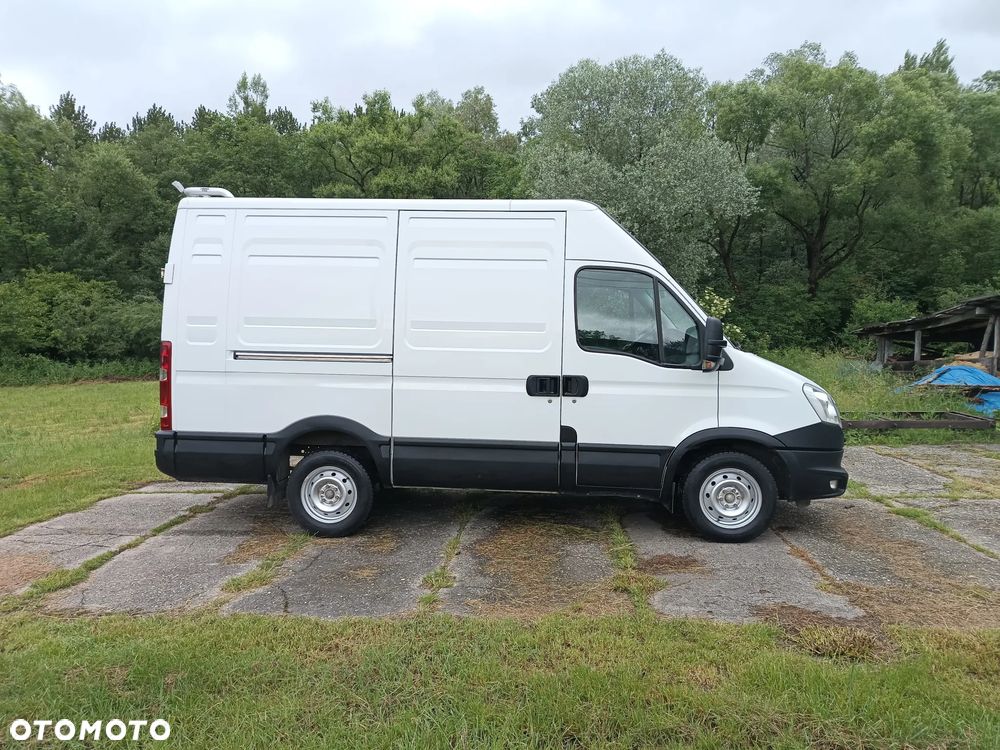 Iveco DAILY 35s13 L2H2 2.3 diesel 126kM, 2012 rok, WEBASTO, HAK, CAMERA COFANIA, ORGINALNY NIEWIELKI PRZEBIEG 176tyś. SPROWADZONY ZE SZWECJI! - 5