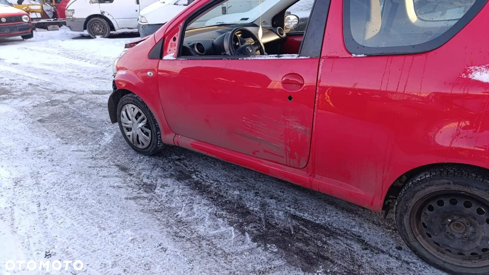 35732 Toyota Aygo I 2006 rok silnik 1.0 1KR-FE 68 km skrzynia sprawna lakier 3P0 - 6