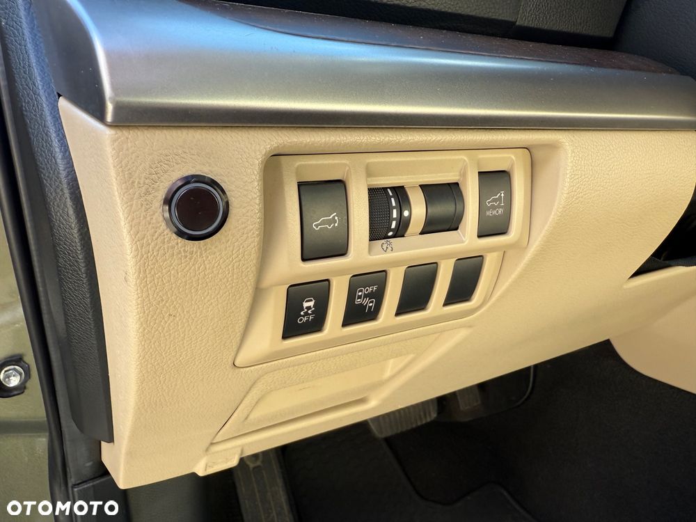 Subaru Outback 2.5i Exclusive - 16