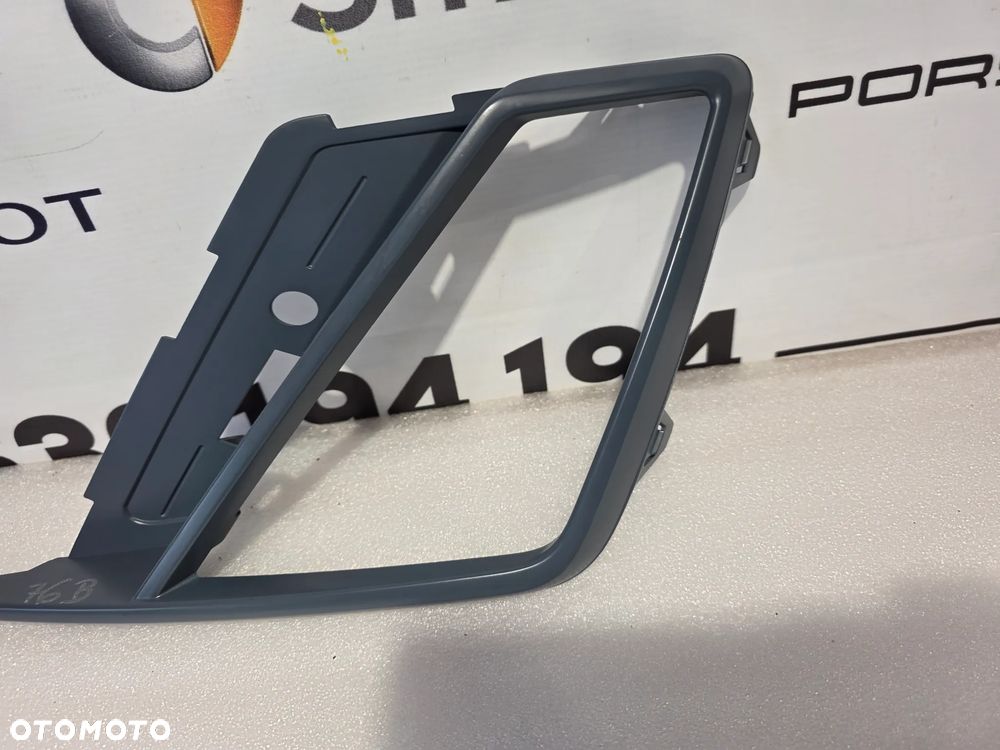 SEAT IBIZA V 6F0 17- LEWA / PRAWA KRATKA BOCZNA ZDERZAKA PRZEDNIEGO PRZÓD NR 6F0853711 / 6F0853712 NR AUKCJI KB76 - 11
