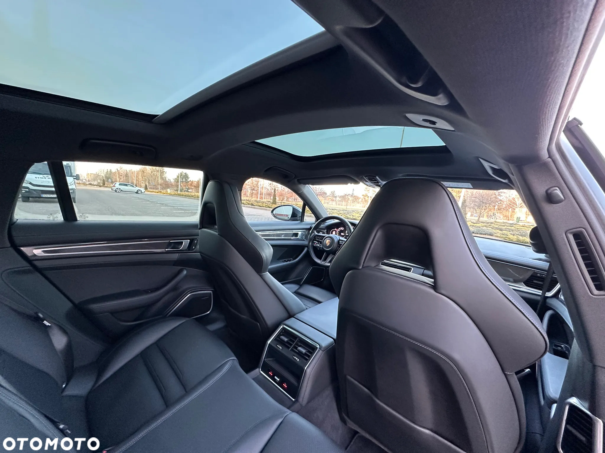 Porsche Panamera 4 E-Hybrid Sport Turismo Platinum Edition - 31