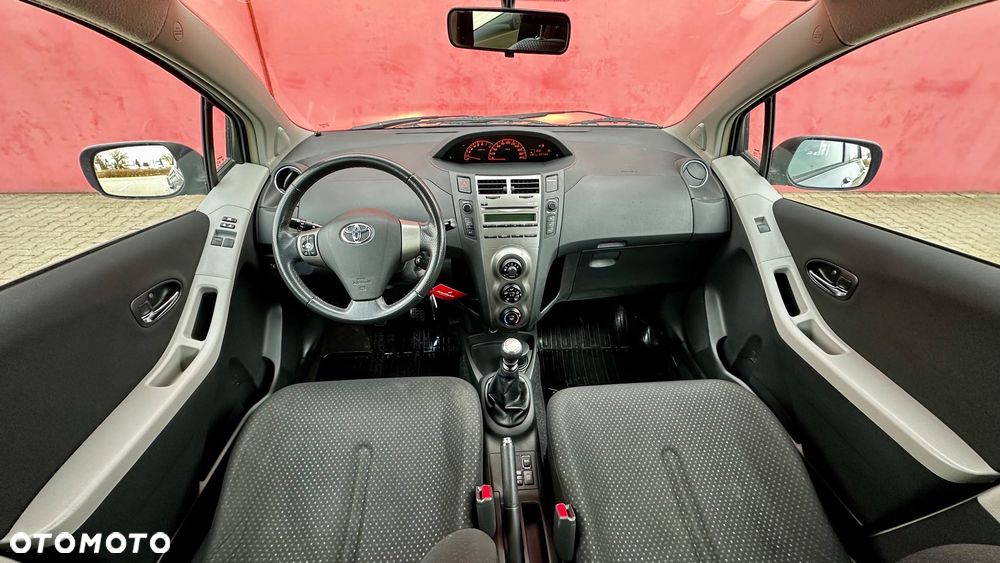 Toyota Yaris 1.33 VVT-i Executive - 18