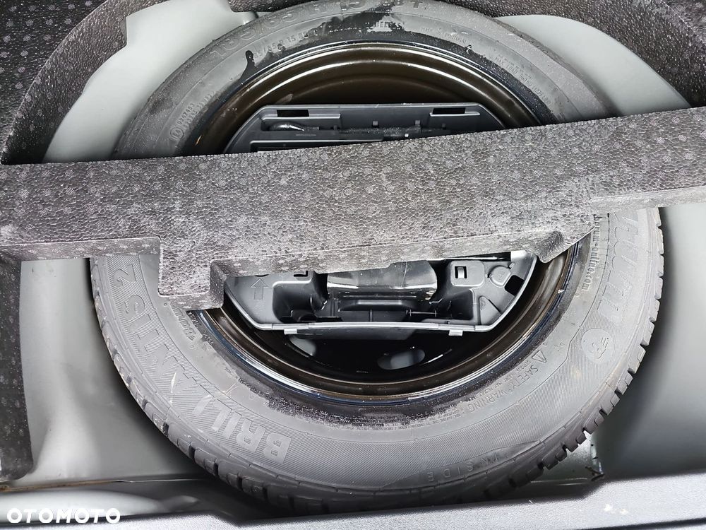 Peugeot 2008 1.2 Pure Tech GPF Allure S&S EAT6 - 33