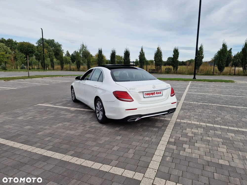 Mercedes-Benz Klasa E 220 d 4-Matic Business Edition 9G-TRONIC - 16