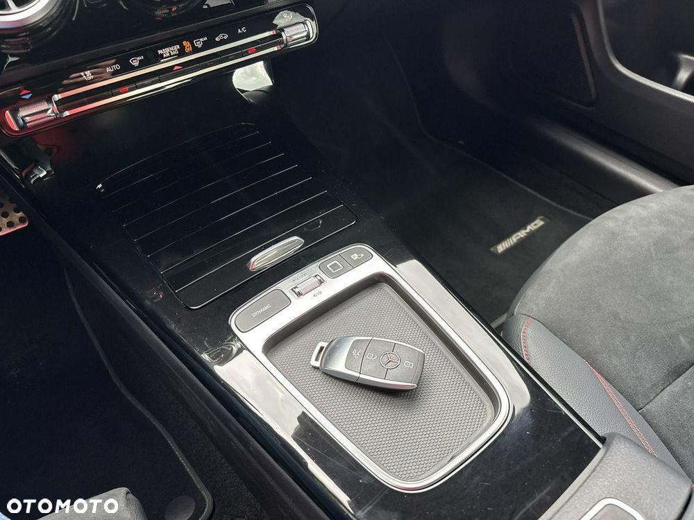 Mercedes-Benz CLA 200 7G-DCT - 27