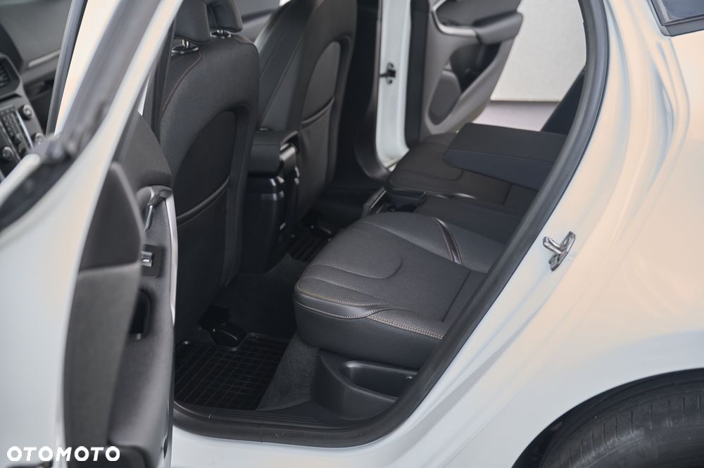 Volvo V40 Cross Country T4 AWD Geartronic Pro - 8