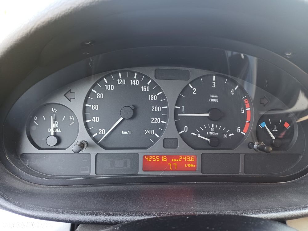 BMW Seria 3 - 24