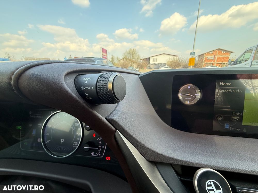 Lexus Seria ES 300h Executive - 12
