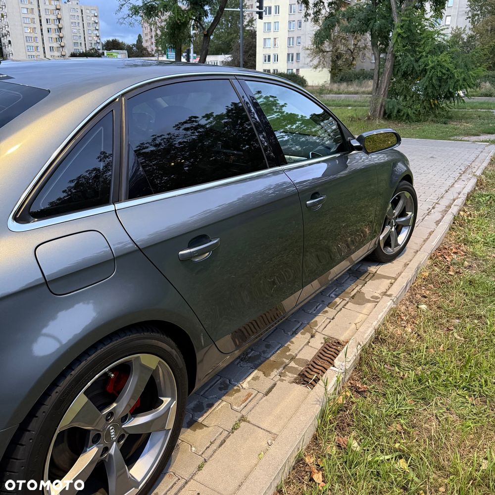 Audi A4 Limousine - 8