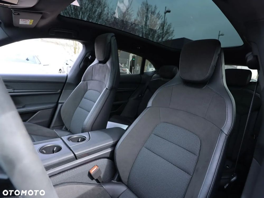 Porsche Taycan 4 Cross Turismo - 4