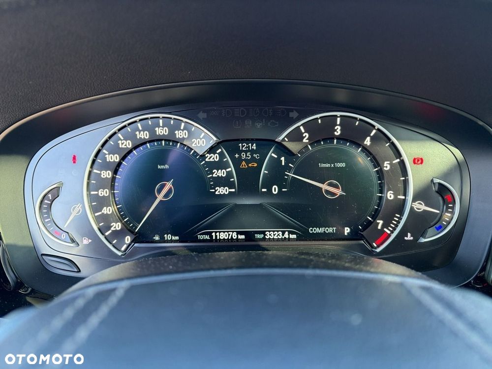 BMW Seria 5 540i xDrive Luxury Line - 17