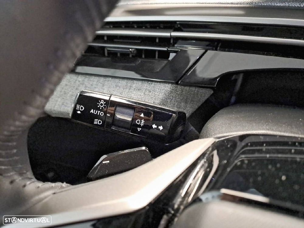 Peugeot 5008 1.2 Hybrid Allure e-DCS6 - 14