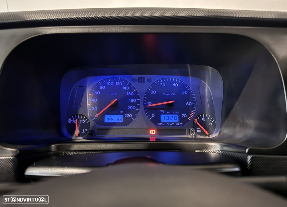 VW Golf Cabriolet 1.6 Highline - 19