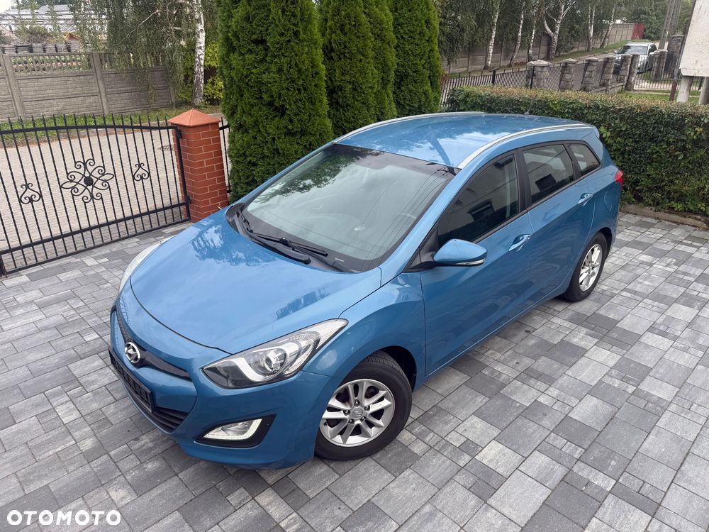Hyundai i30 blue Kombi 1.6 CRDi YES Gold - 12