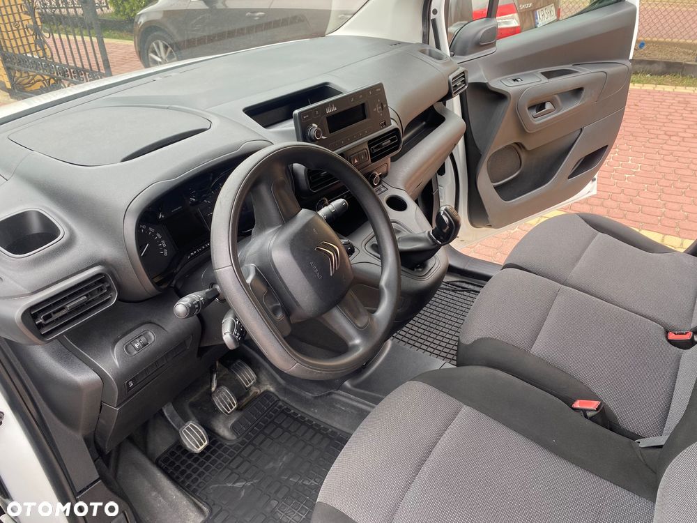 Citroën BERLINGO 1.6 HDI, MAX długi, 3-osobowy, klimatyzacja, zakupiony w salonie w Rzeszowie - 19
