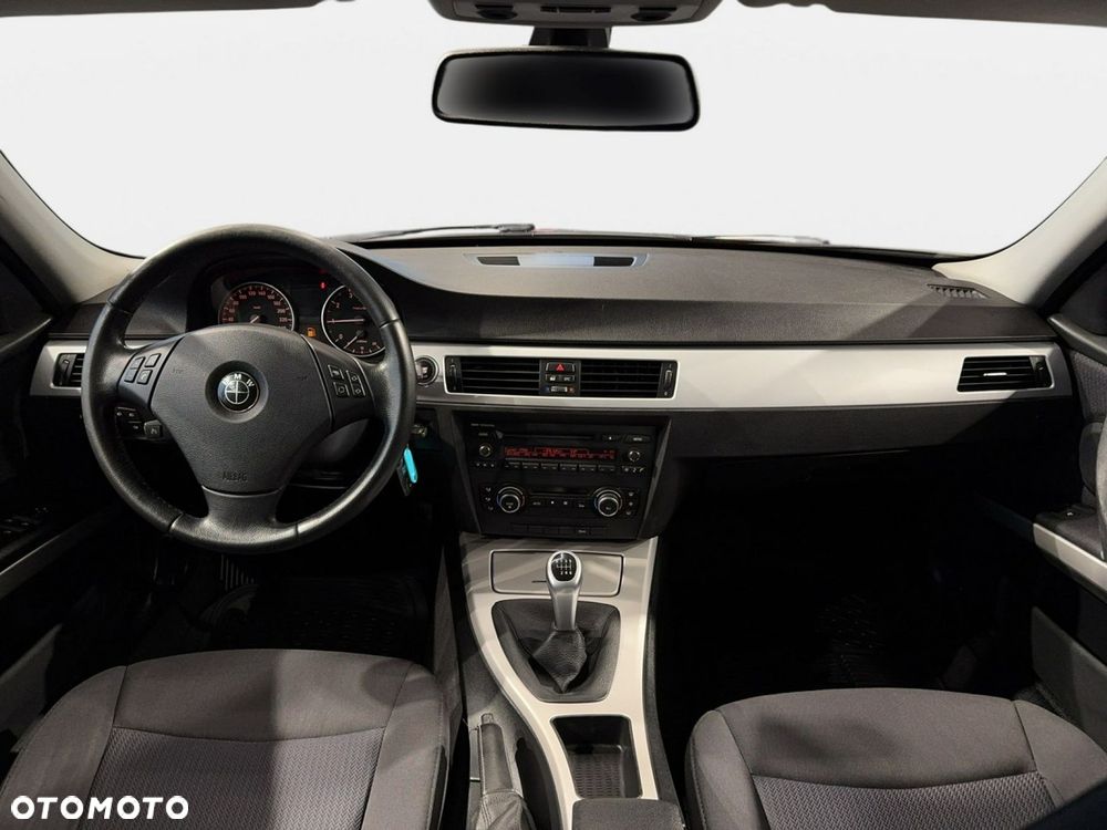 BMW Seria 3 - 14