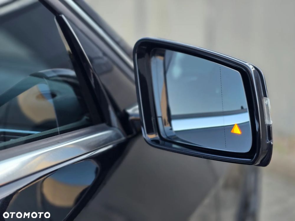 Mercedes-Benz Klasa E 350 BlueTEC 4Matic 7G-TRONIC - 29