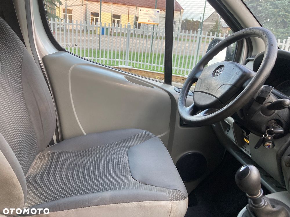 Opel Vivaro - 10