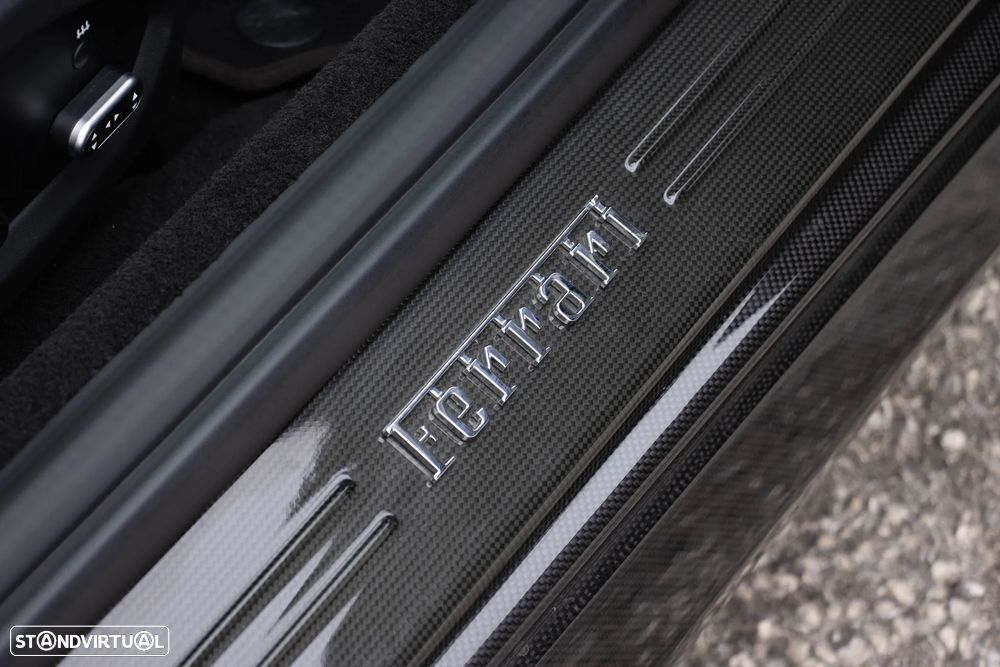 Ferrari GTC4 Lusso - 30