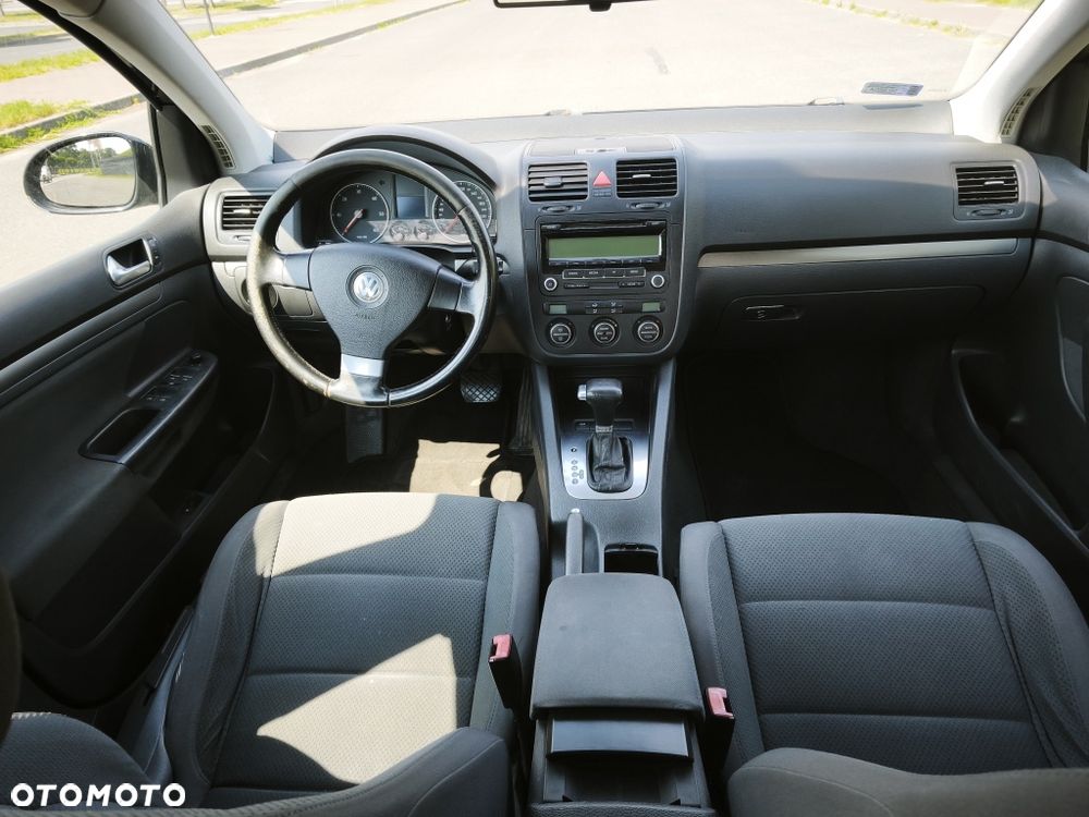 Volkswagen Golf - 8