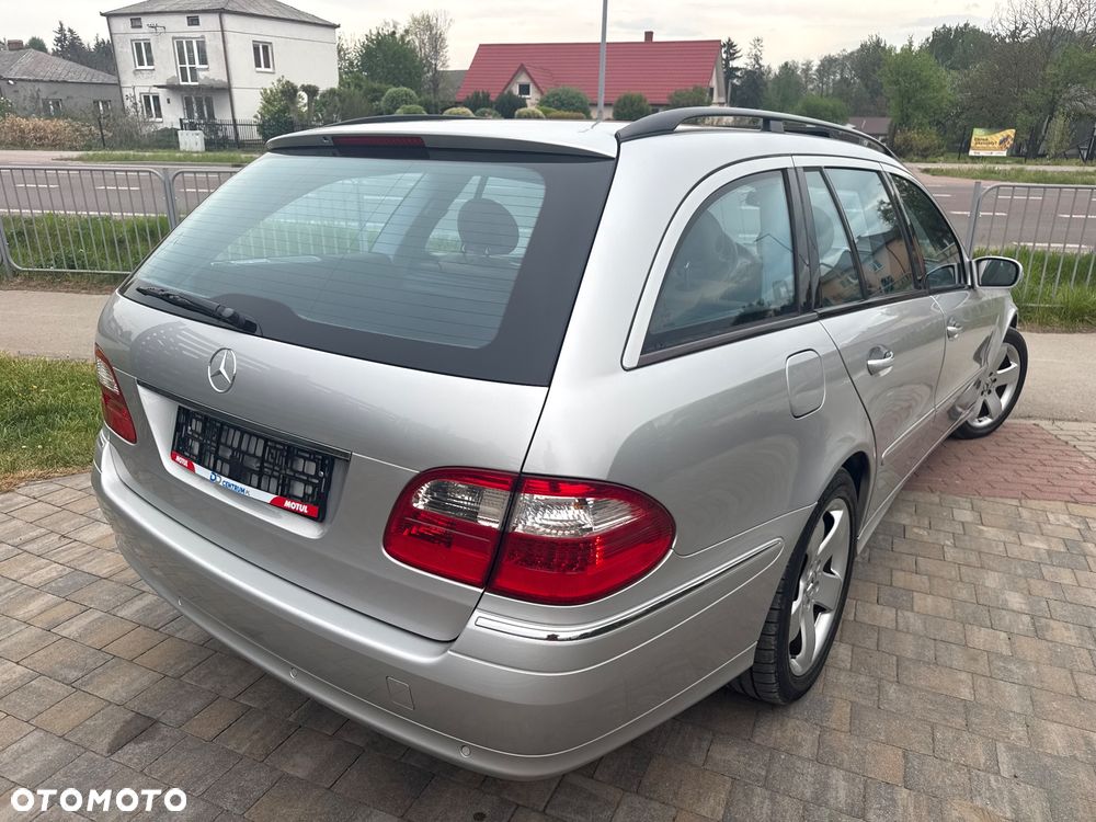 Mercedes-Benz Klasa E 500 4-Matic T Avantgarde - 23