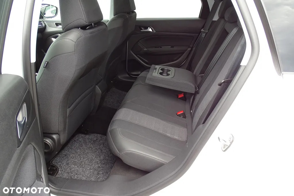 Peugeot 308 1.5 BlueHDi Allure Pack S&S EAT8 - 15
