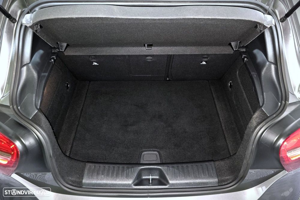 Mercedes-Benz A 180 d Urban — fotografia 36