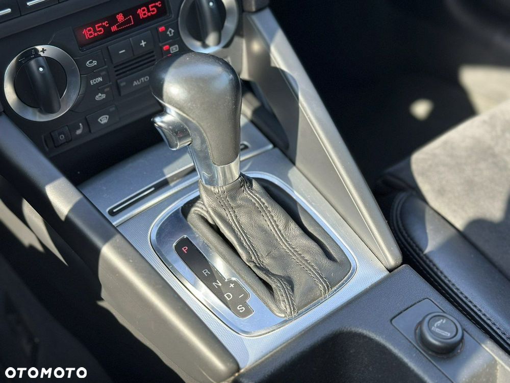 Audi A3 3-drzwiowe 3.2 quattro S tronic Ambition - 18