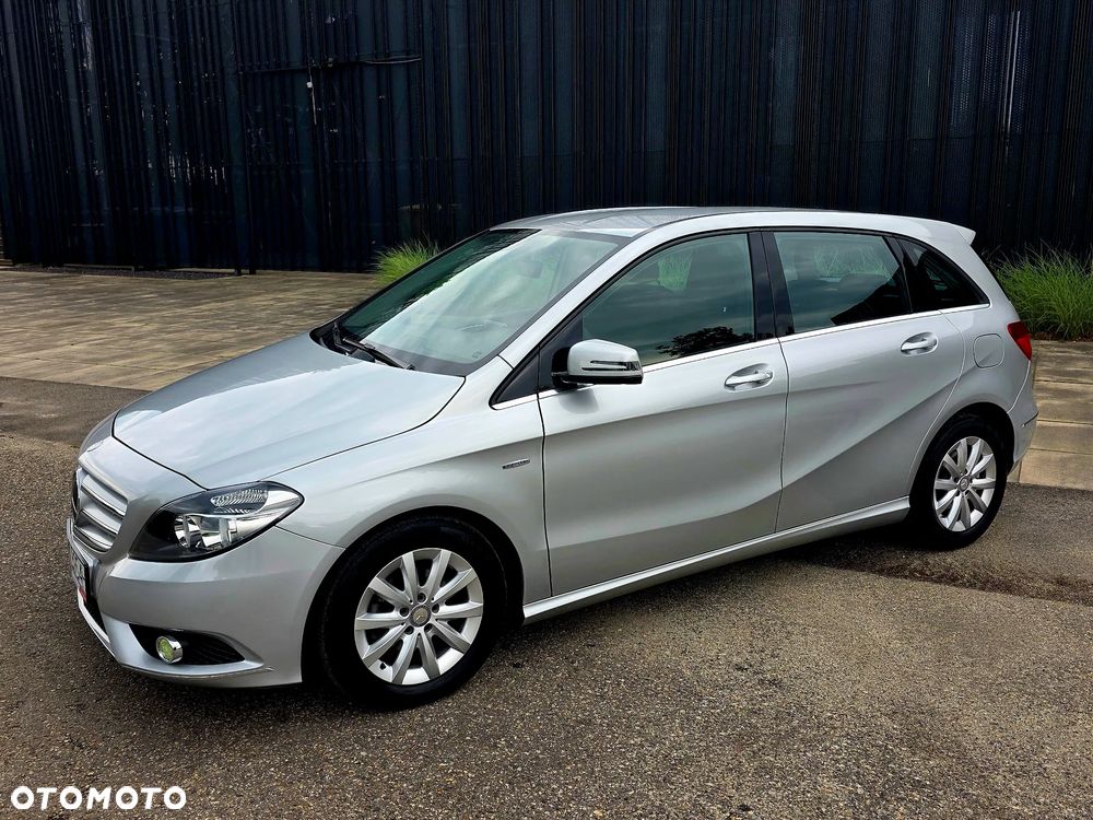 Mercedes-Benz Klasa B 180 (BlueEFFICIENCY) - 2