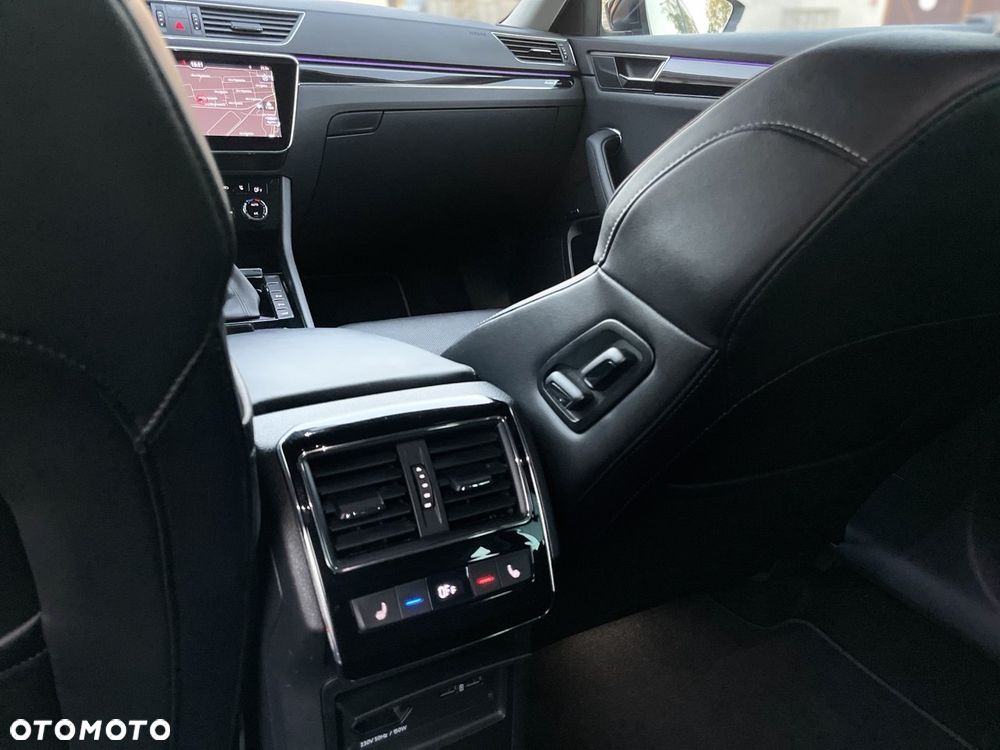 Skoda Superb 2.0 TDI SCR L&K DSG - 24