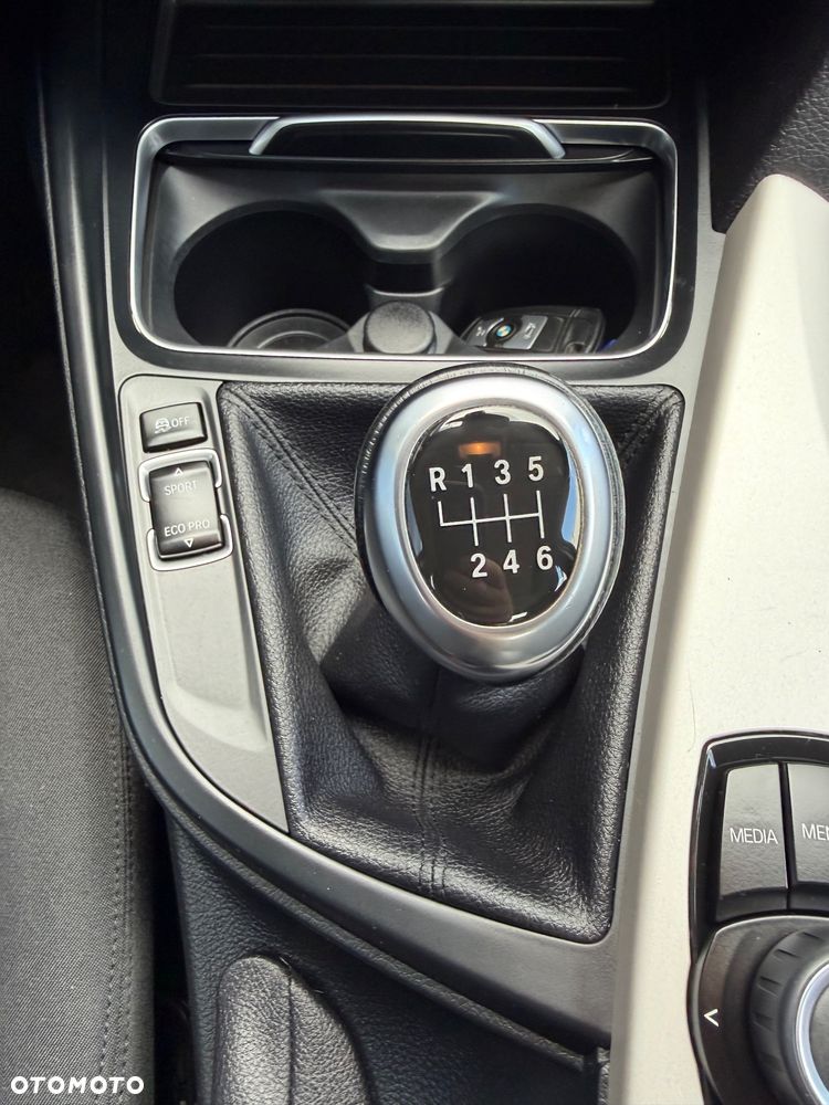 BMW Seria 3 318i Advantage - 22