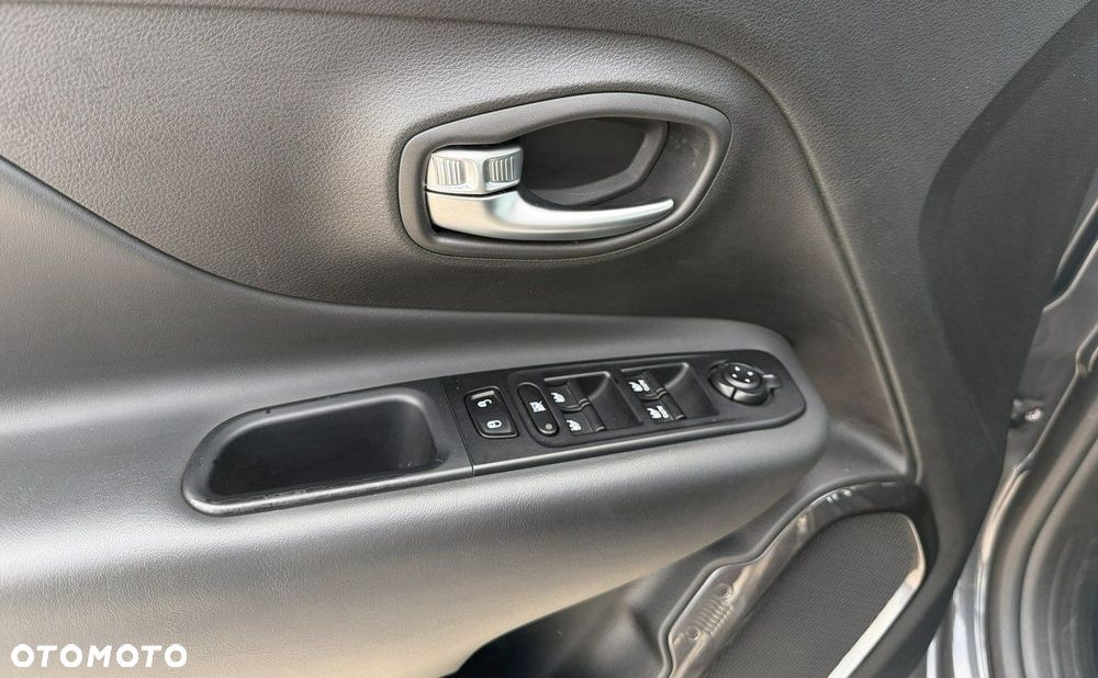 Jeep Renegade 1.3 T-GDI 4xe Automatik Limited - 38