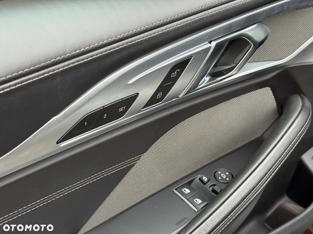 BMW Seria 8 - 23