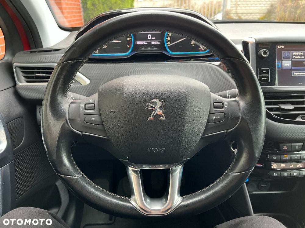 Peugeot 2008 1.2 Pure Tech Allure S&S - 10