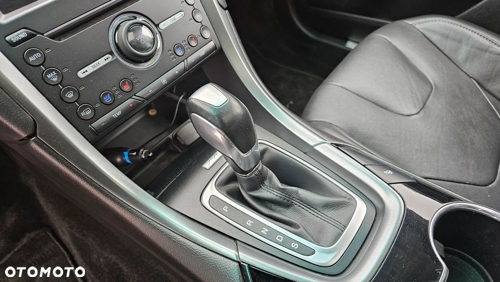 Ford Fusion 2.0 EcoBoost Titanium - 18