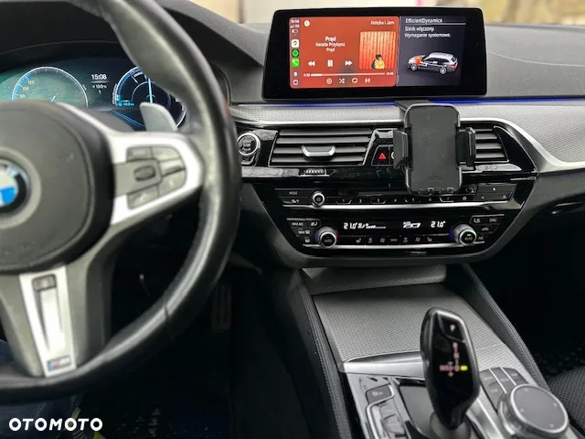 BMW Seria 5 520d M Sport - 13