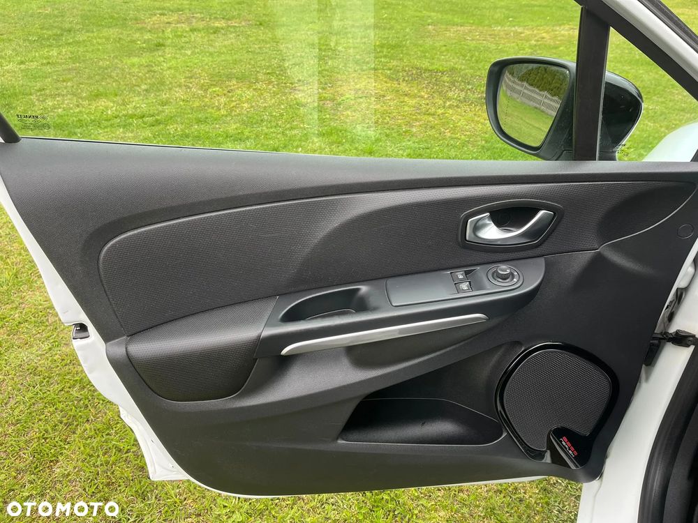 Renault Clio 1.2 16V 75 LIMITED - 14